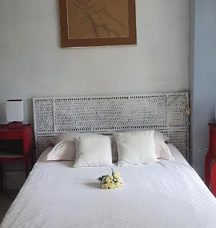 L'oustalounet Chambres D'hotes Oda ve Kahvaltı Cagnes-sur-Mer